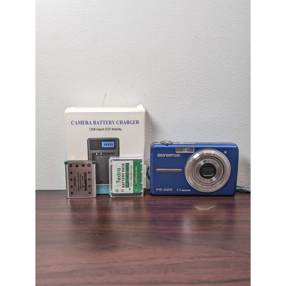 Olympus FE-220 7.1MP 3x Zoom Digital Camera Blue Bundle - Tested - Scratches